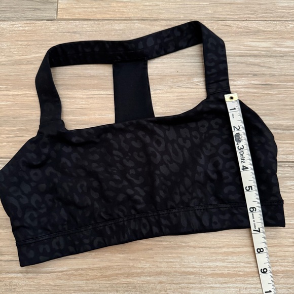GapFit Leopard Print Sports Bra - Picture 7 of 8